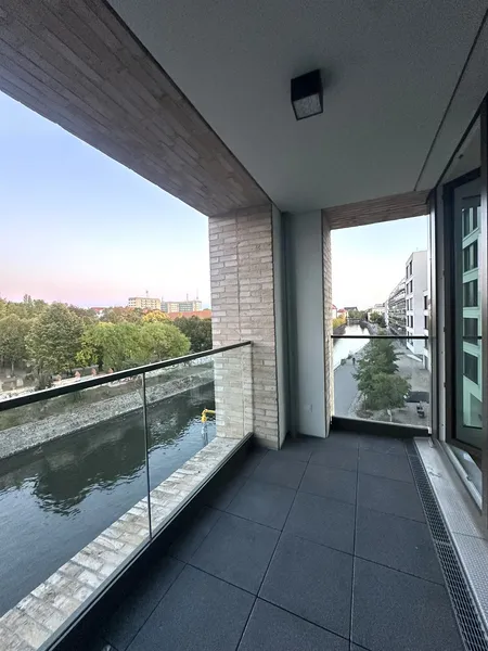 Helle 4-Zimmerwohnung *Balkon* Blick auf die Spree * Einbauküche * 2 Bäder * Ruhige Lage *Europacity — photo 1